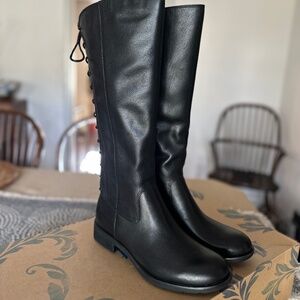 Women's 9.5M - Sofft Sharnell II Leather Lace Up Boots - NEW IN BOX